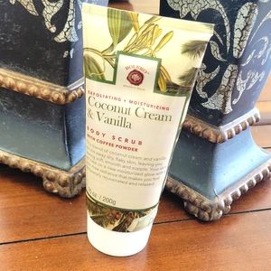 BOLERO 😊 BODY SCRUB